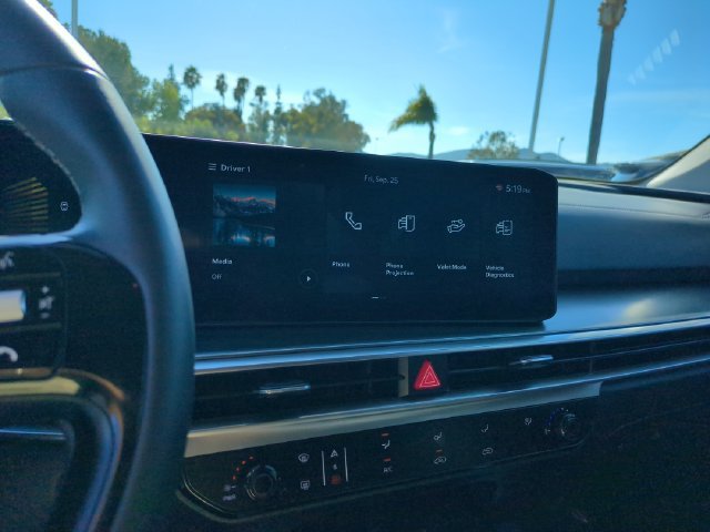 Certified 2026 Kia Sorento LX FWD image 21