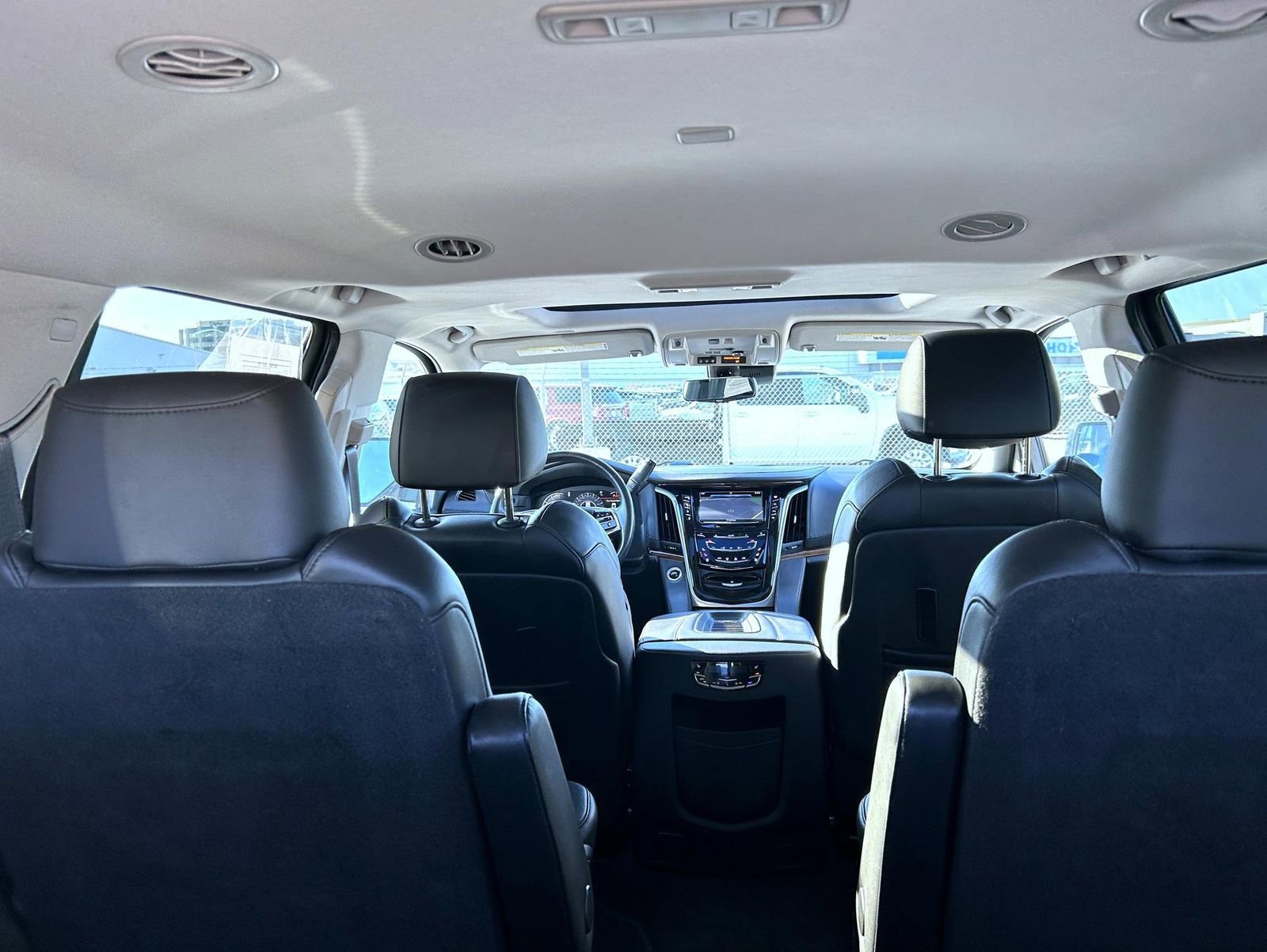 Used 2019 Cadillac Escalade Luxury image 24