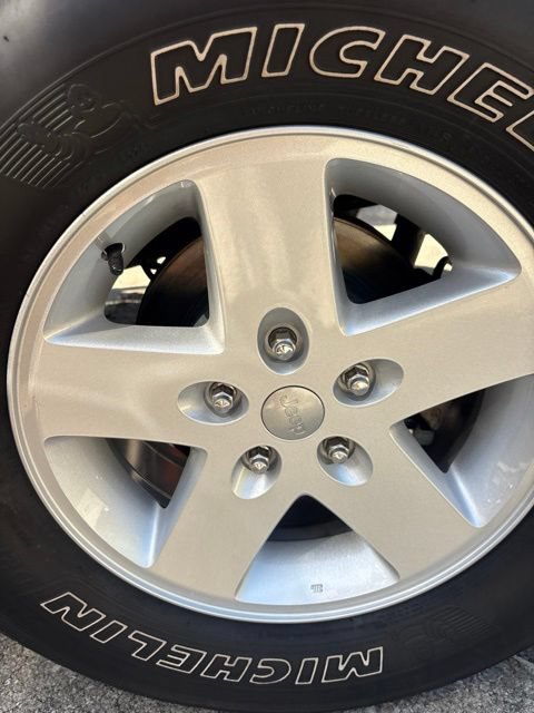 Used 2017 Jeep Wrangler Sport w/ Quick Order Package 24S AWD/4WD image 8