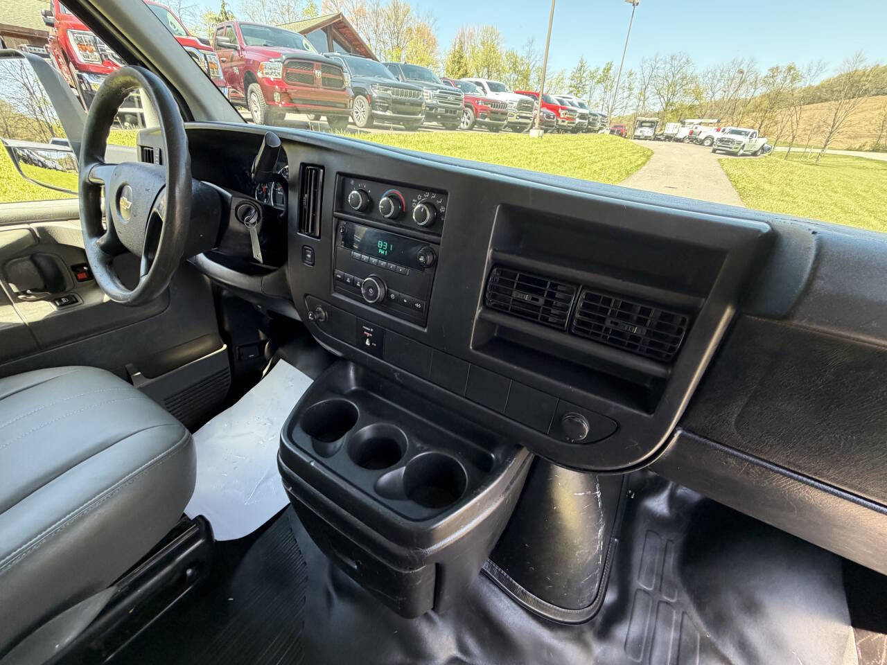 Used 2011 Chevrolet Express 3500 RWD image 36