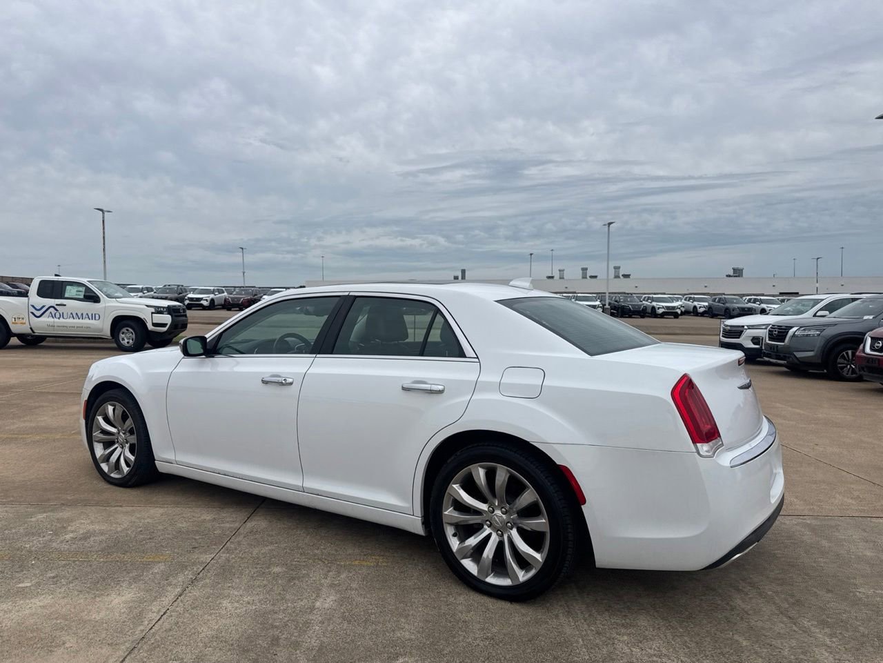 Used 2020 Chrysler 300 Limited RWD image 12