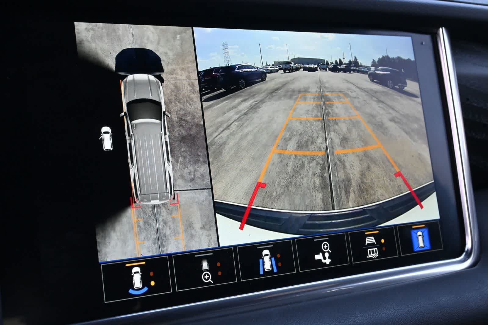 Used 2022 GMC Yukon Denali RWD image 14