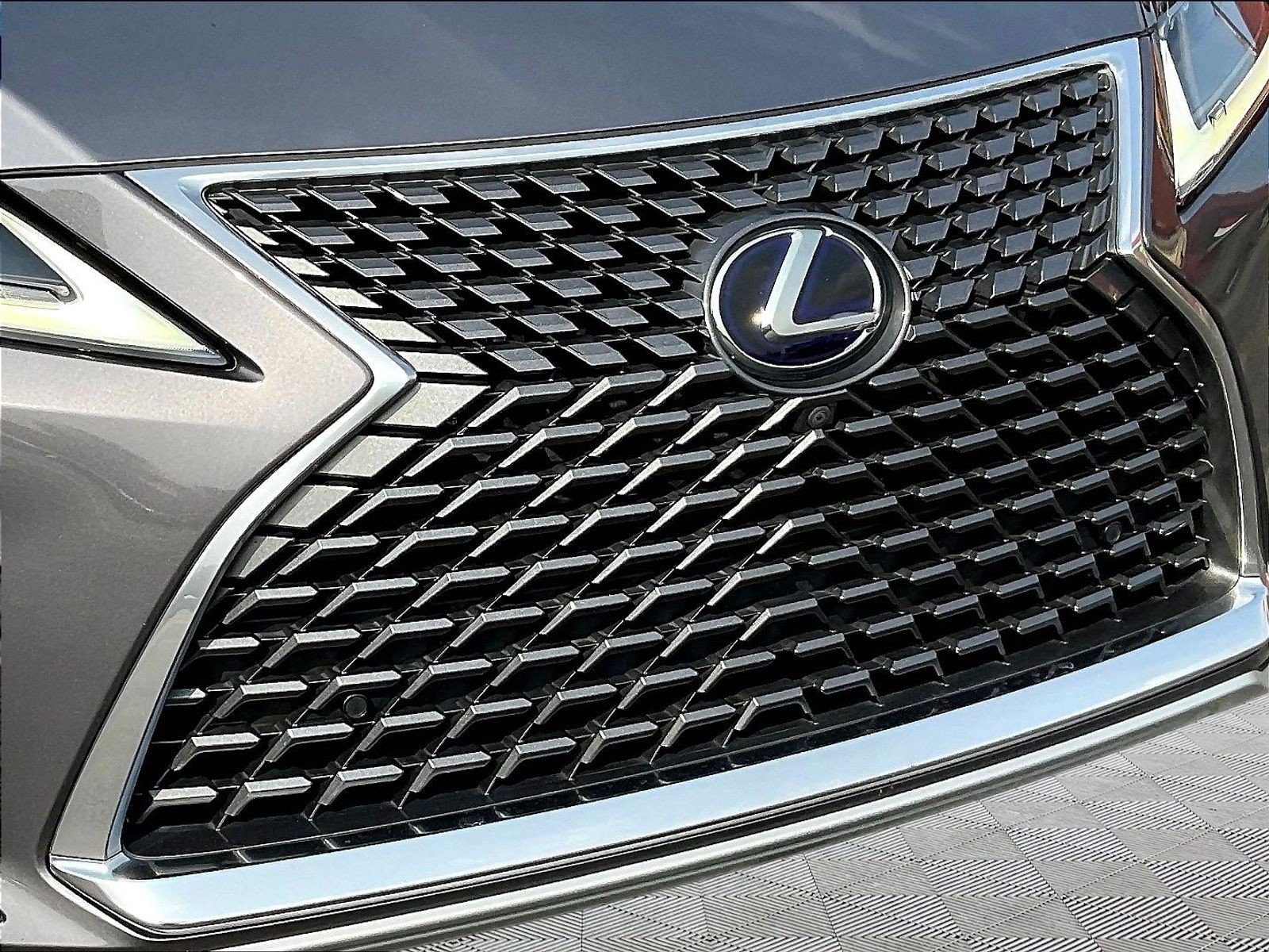Used 2021 Lexus RX 450h AWD w/ Luxury Package image 34