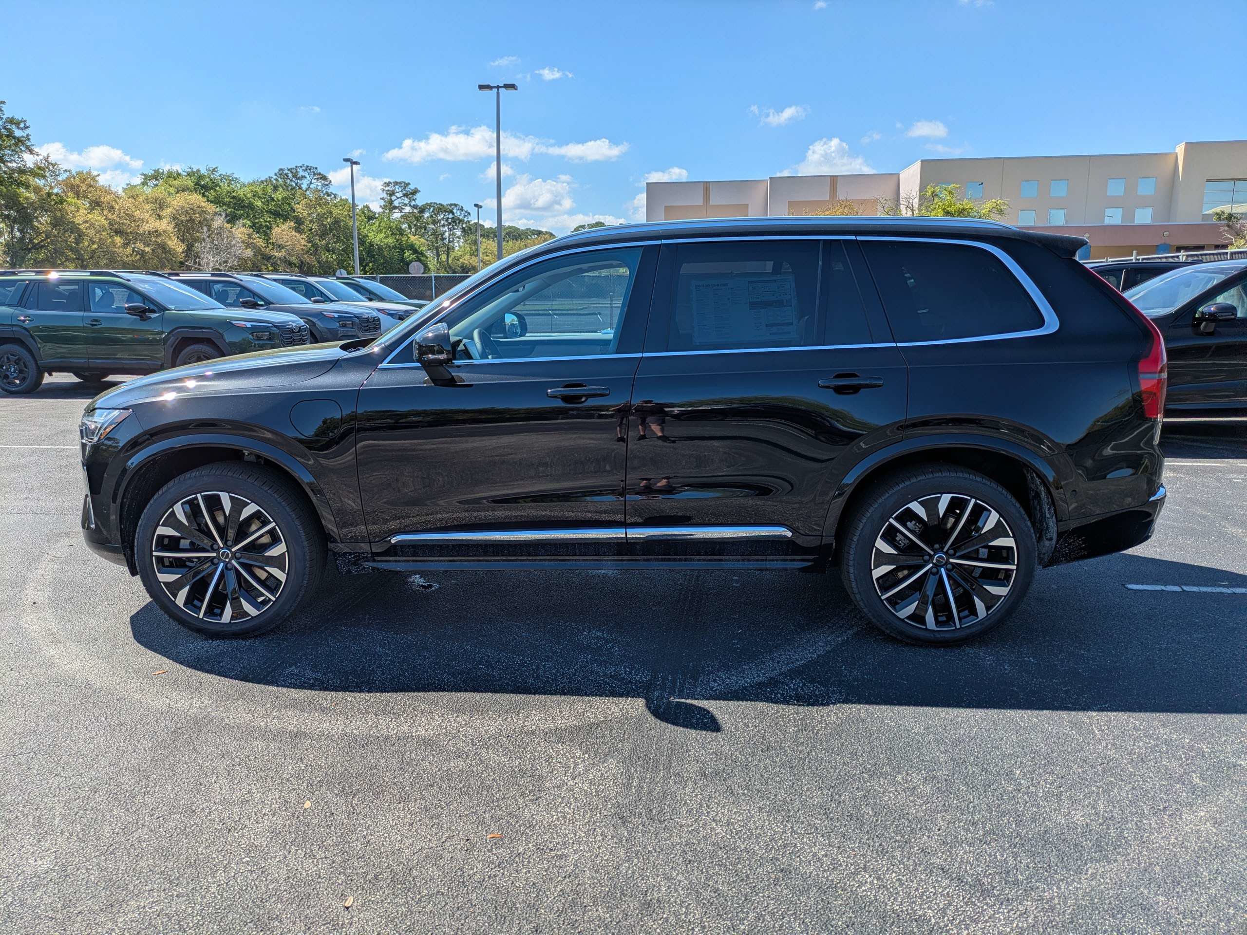 New 2026 Volvo XC90 T8 Plus w/ Protection Package Premier AWD/4WD image 7