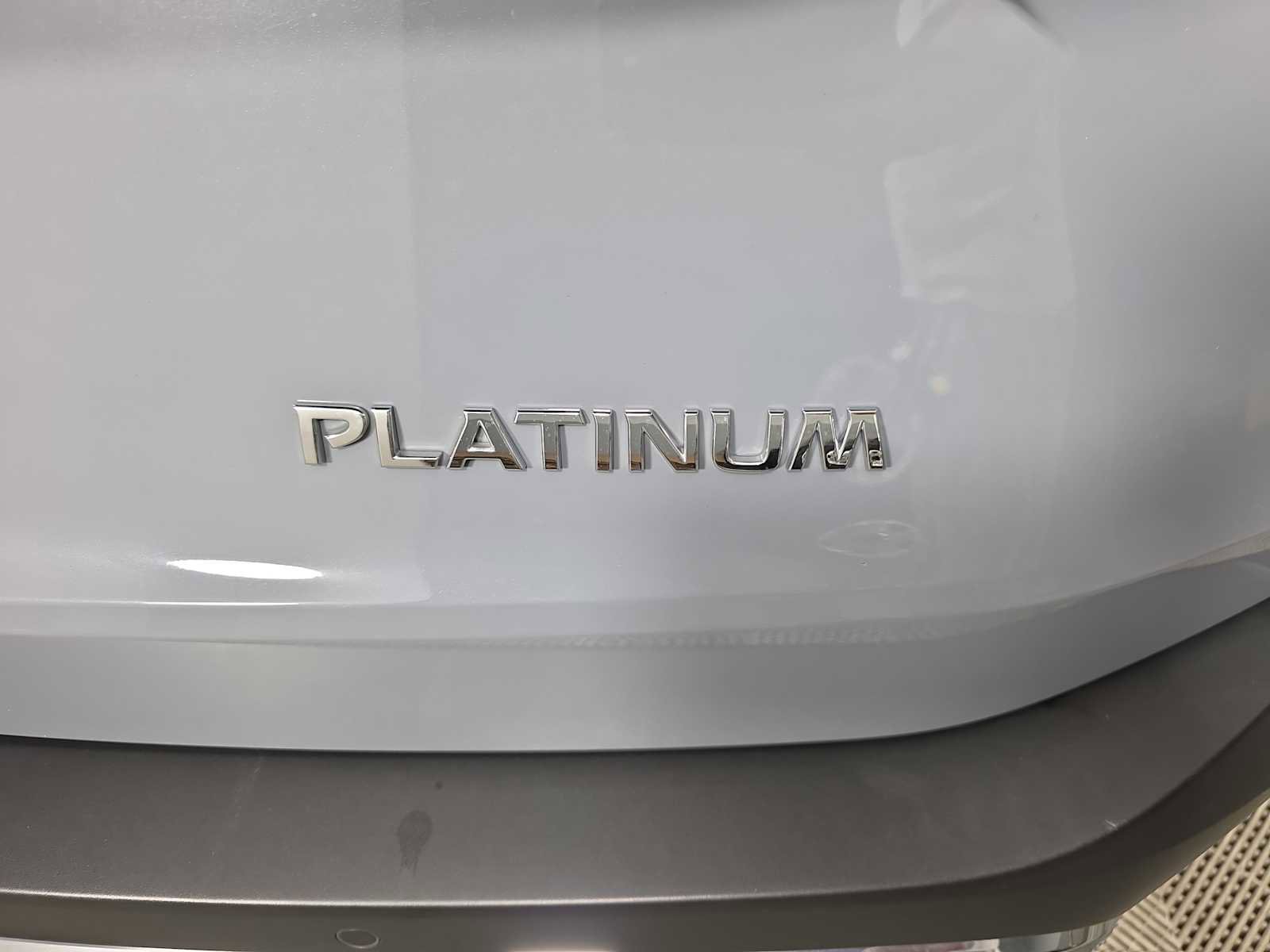 Used 2023 Nissan Rogue Platinum w/ Platinum Premium Package image 10