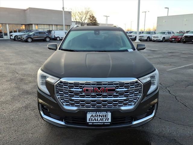 Used 2023 GMC Terrain Denali w/ Denali Premium Package image 12