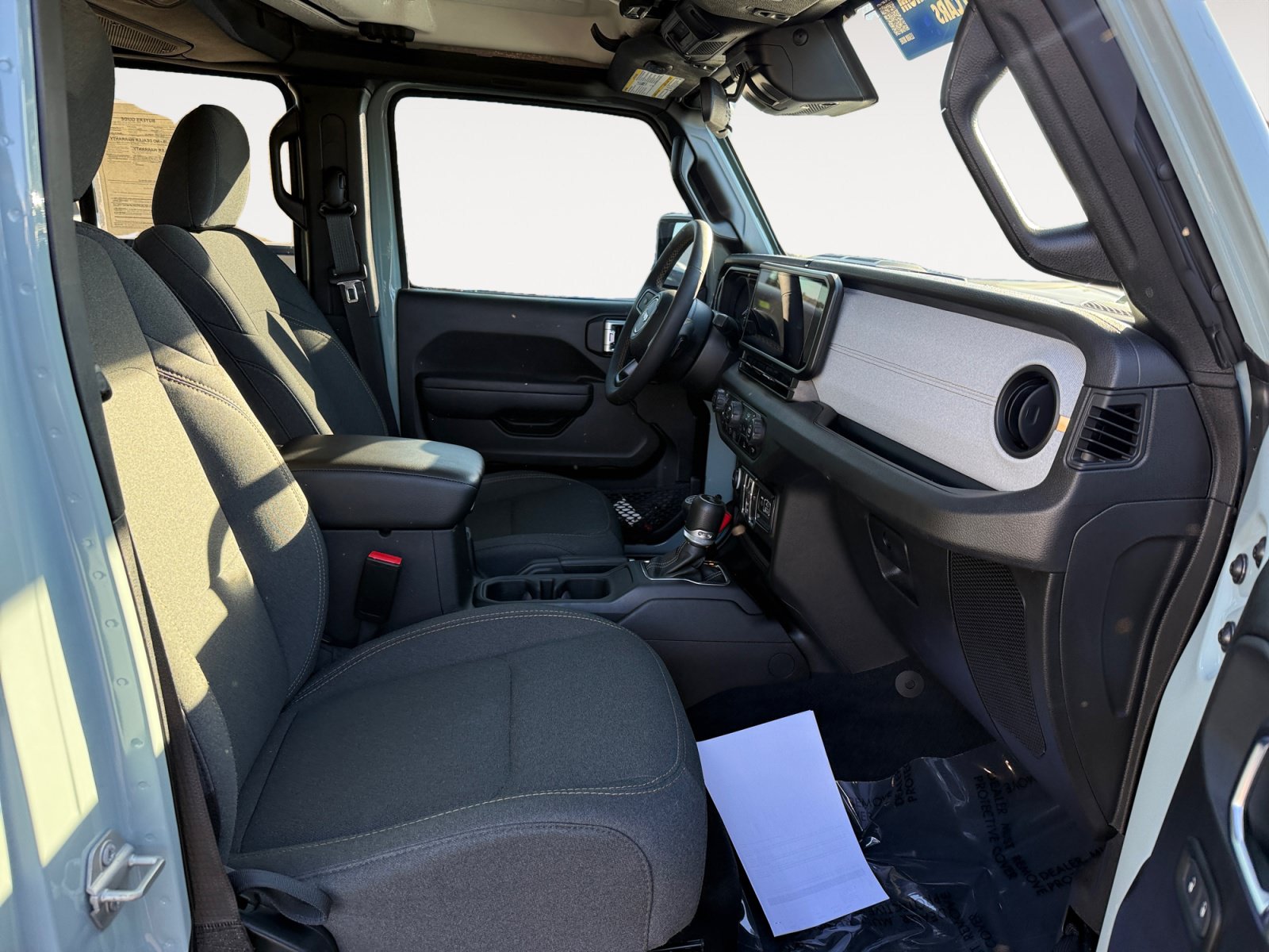 Used 2024 Jeep Wrangler Unlimited w/ Convenience Group AWD/4WD image 19