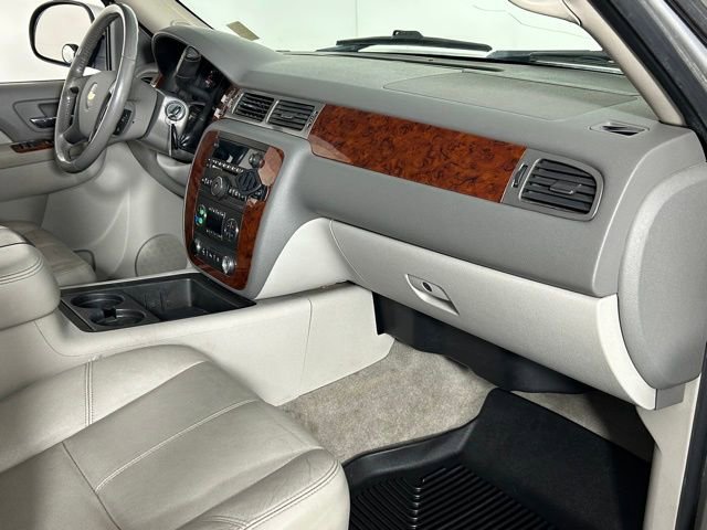 Used 2010 Chevrolet Suburban LT AWD/4WD image 8
