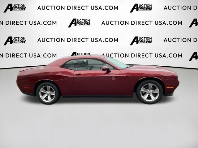 Used 2019 Dodge Challenger SXT RWD image 6