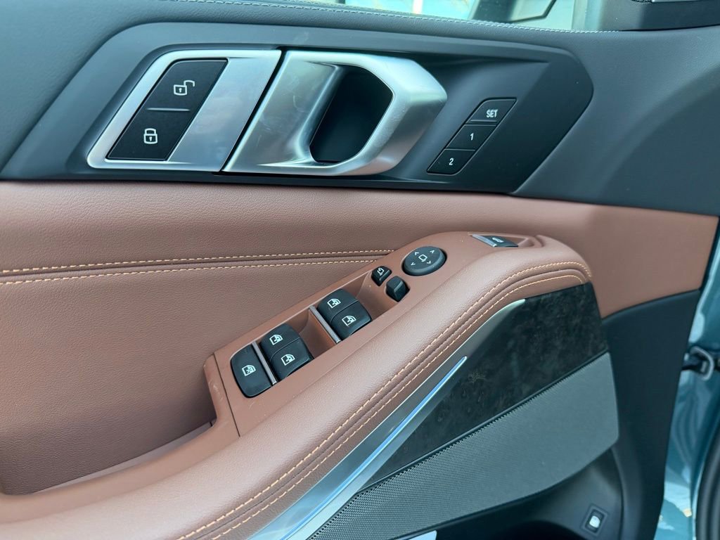 New 2026 BMW X5 xDrive50e w/ Premium Package image 24