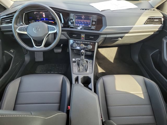 Used 2024 Volkswagen Jetta SE FWD image 12