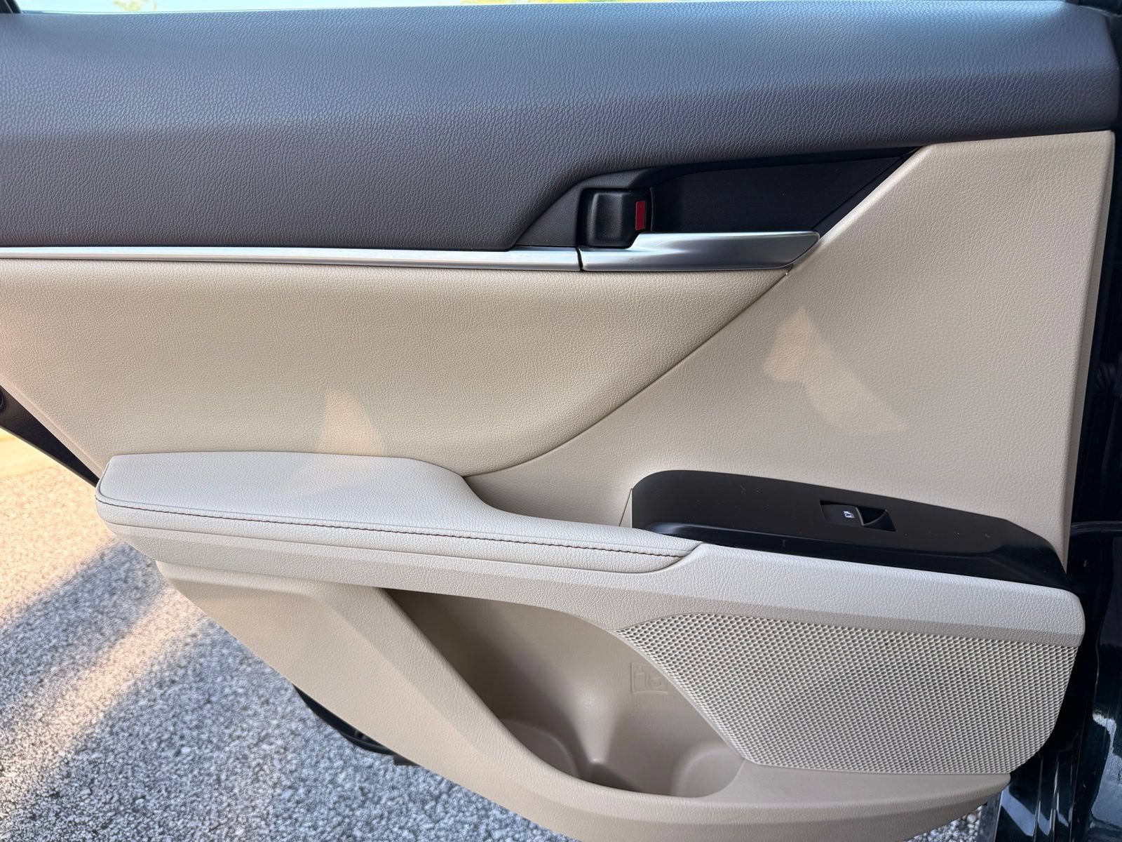 Used 2019 Toyota Camry XLE w/ Carpet Mat Package FWD image 44