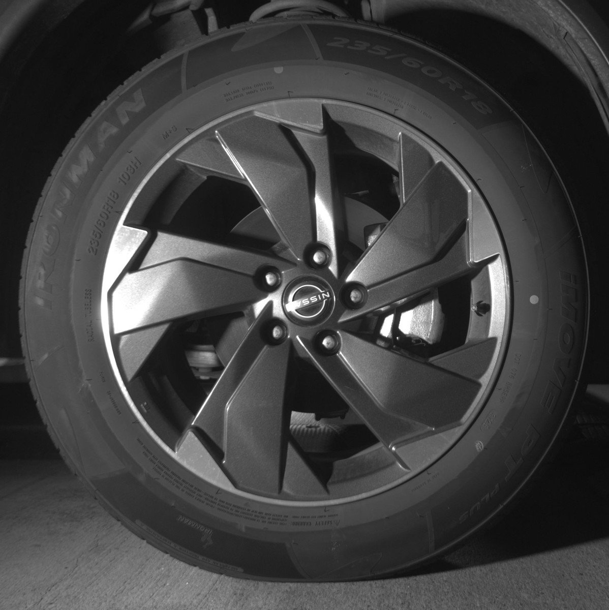Used 2025 Nissan Rogue SV AWD/4WD image 13
