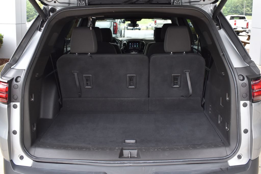 Used 2023 Chevrolet Traverse LT FWD image 11