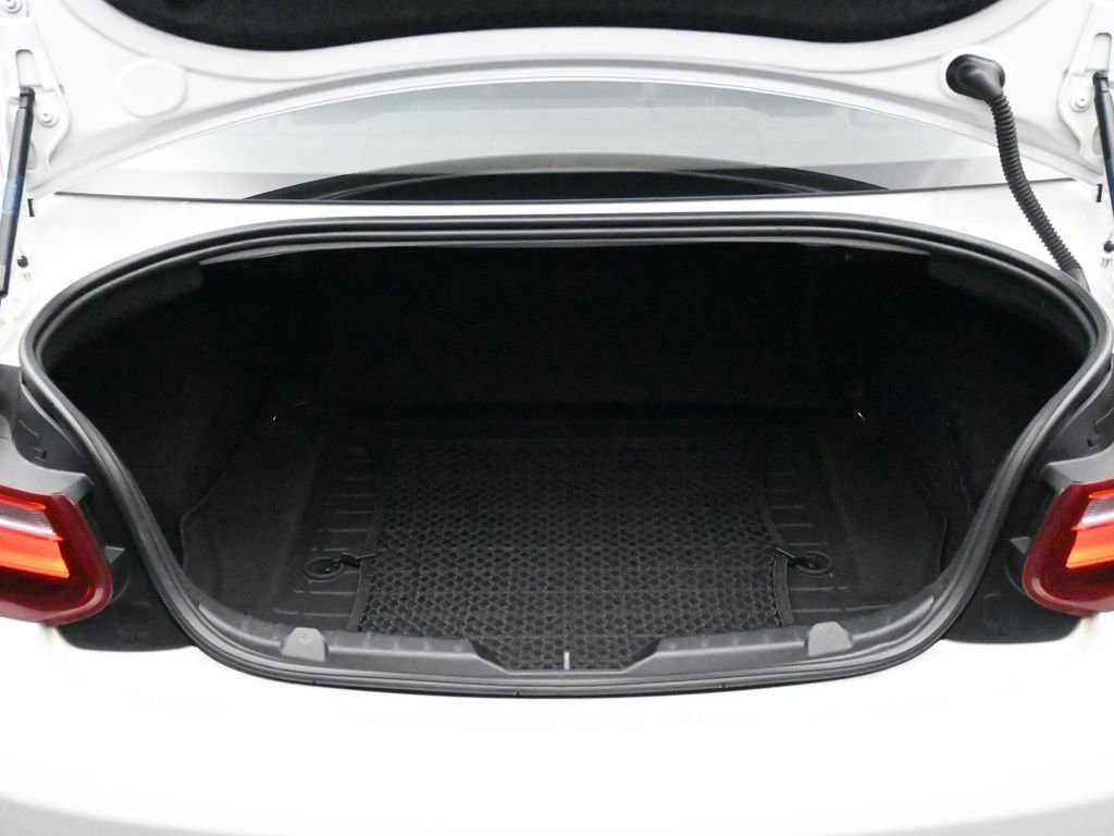 Used 2017 BMW M2 image 9