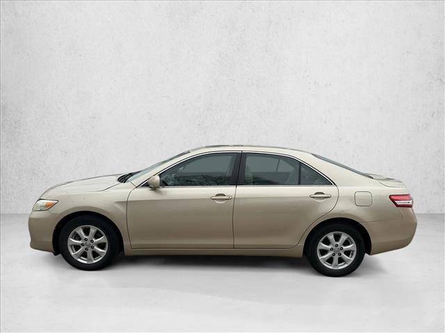 Used 2010 Toyota Camry LE image 9