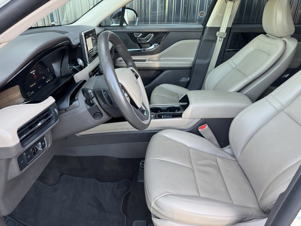 Used 2022 Lincoln Corsair Reserve w/ Equipment Group 201A image 11