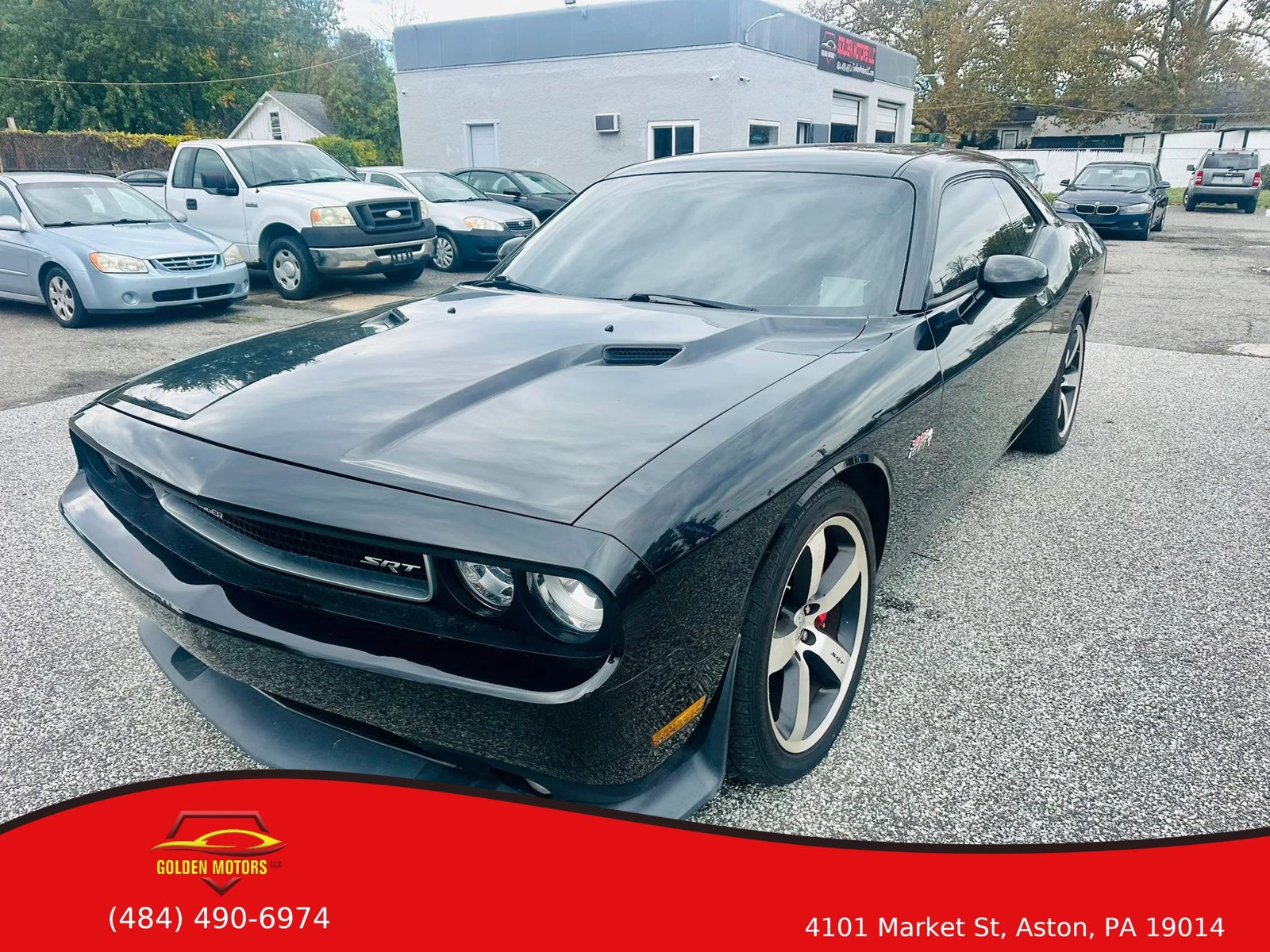 Used 2012 Dodge Challenger SRT8 RWD image 3