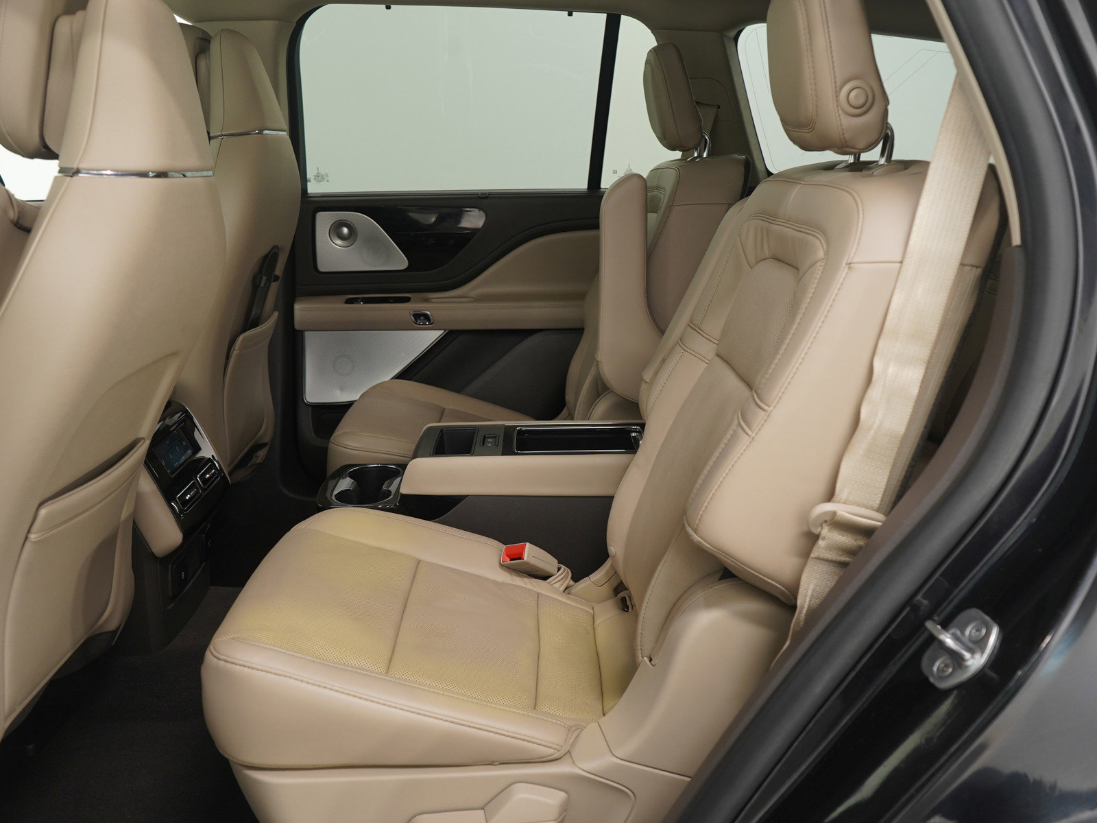 Used 2020 Lincoln Aviator Grand Touring w/ Equipment Group 301A image 18