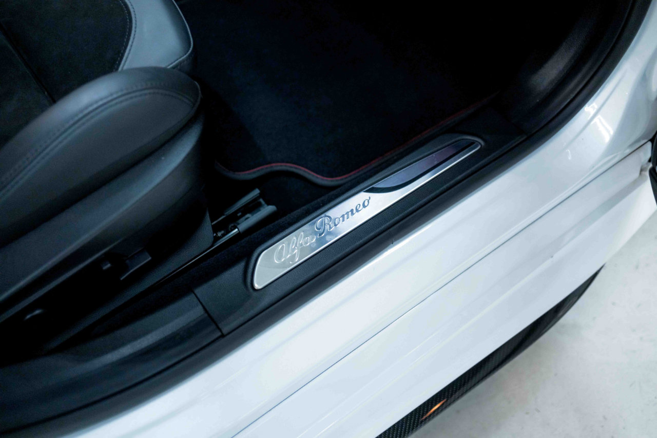 Used 2017 Alfa Romeo Giulia Quadrifoglio image 57