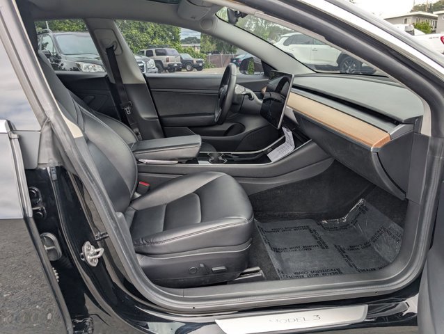 Used 2020 Tesla Model 3 Standard Range image 21