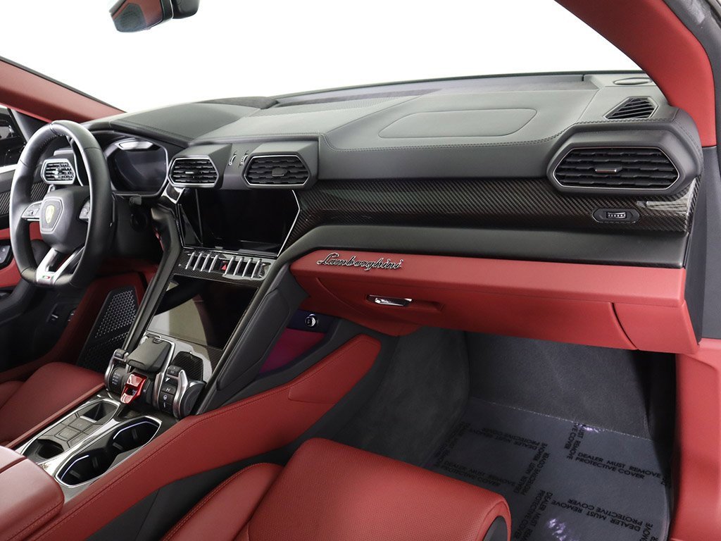 Used 2022 Lamborghini Urus image 32