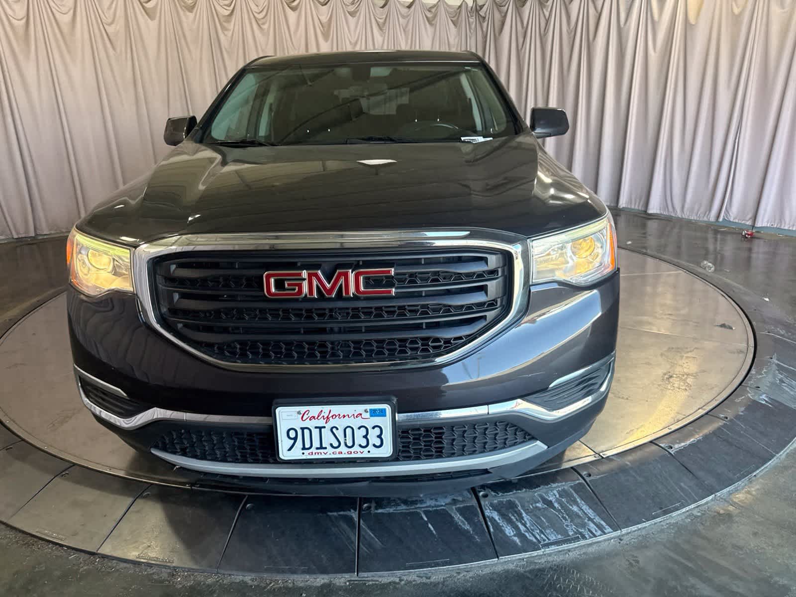 Used 2017 GMC Acadia SLE FWD image 2