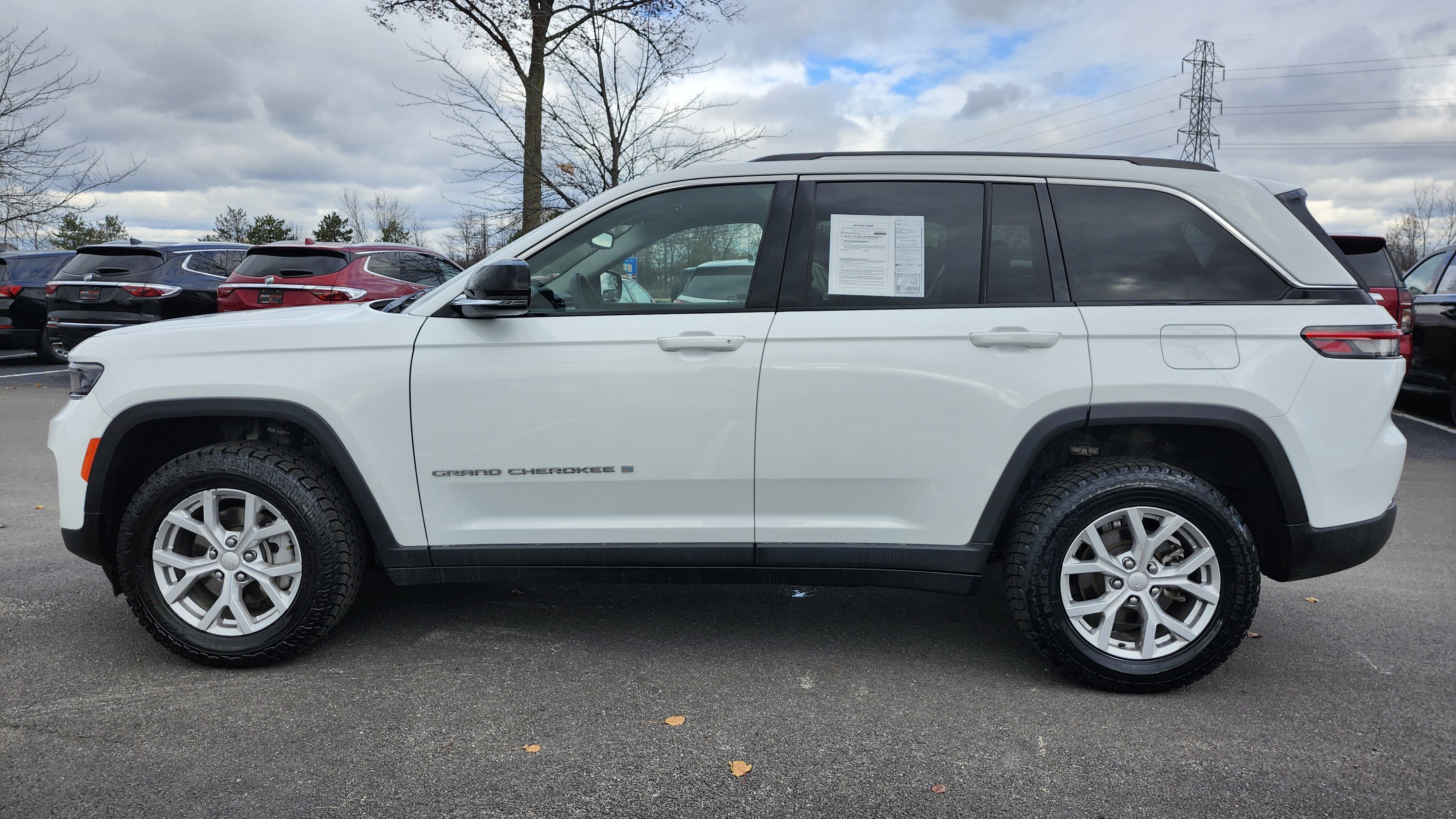 Used 2023 Jeep Grand Cherokee Limited image 15