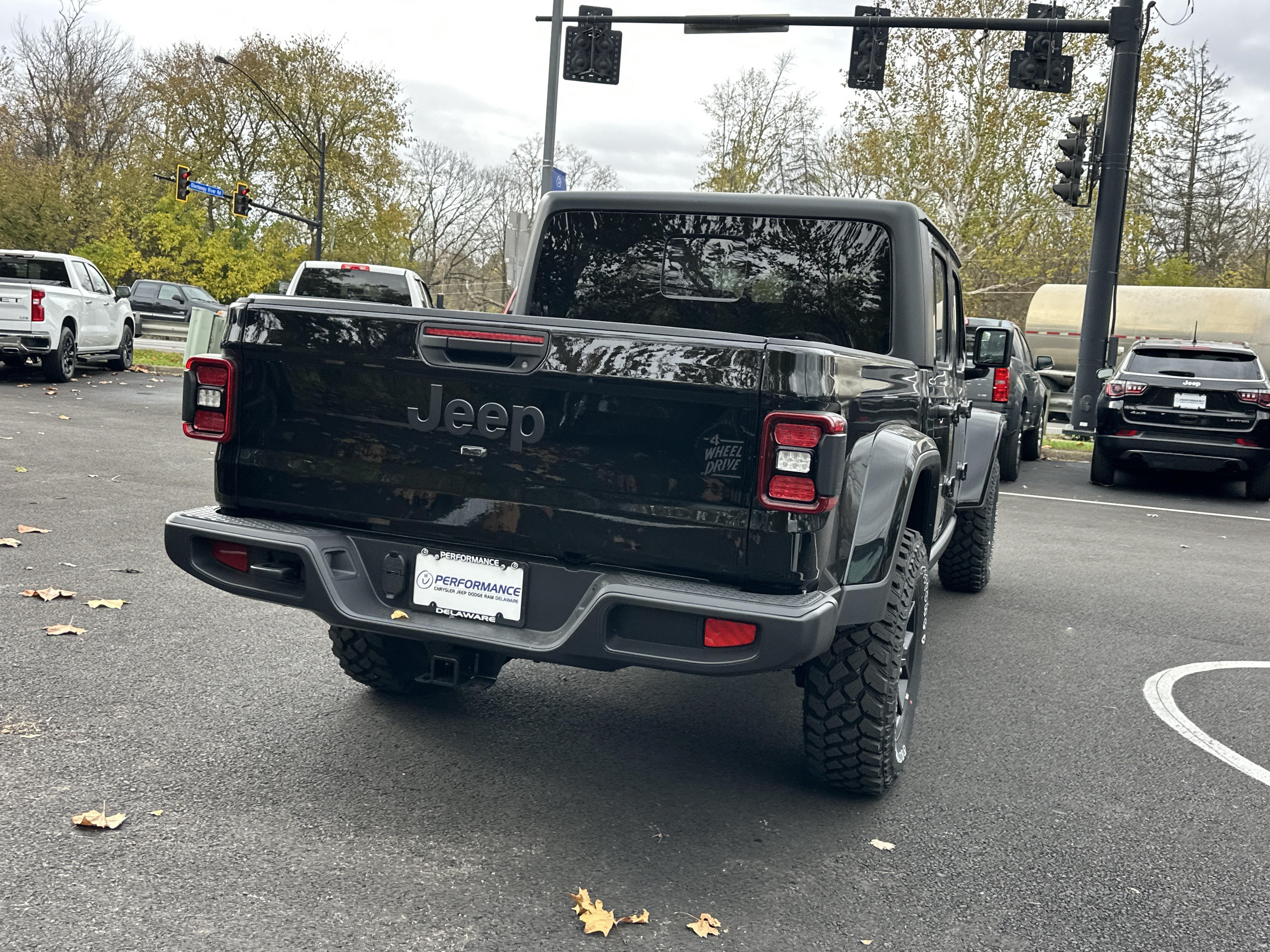 New 2026 Jeep Gladiator Sport AWD/4WD image 15