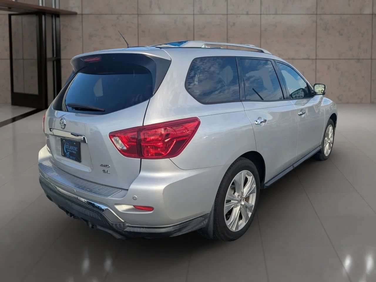 Used 2018 Nissan Pathfinder SL w/ SL Premium Package AWD/4WD image 7