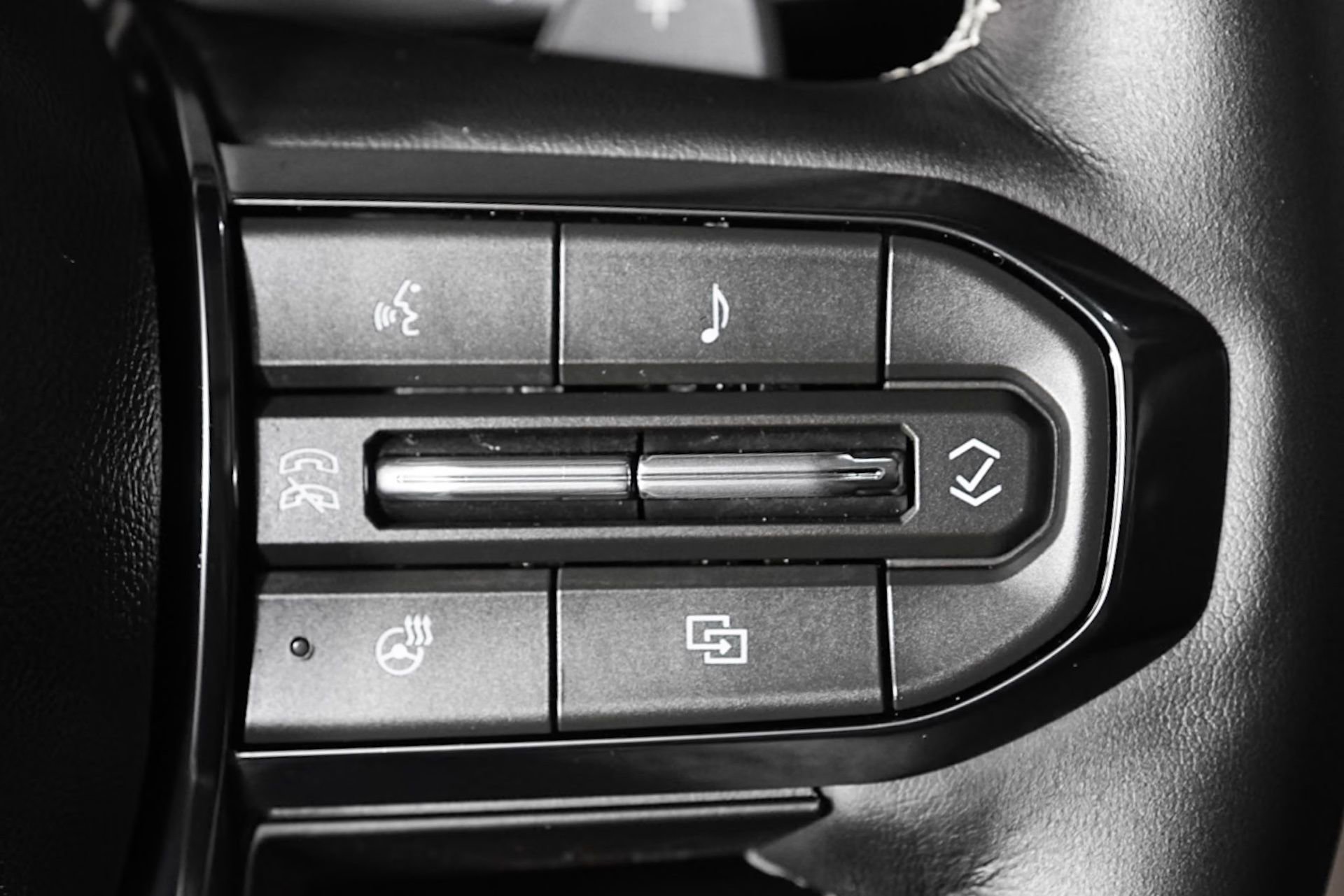 Used 2026 GMC Yukon XL Denali Ultimate w/ LPO, Floor Liner Package image 21