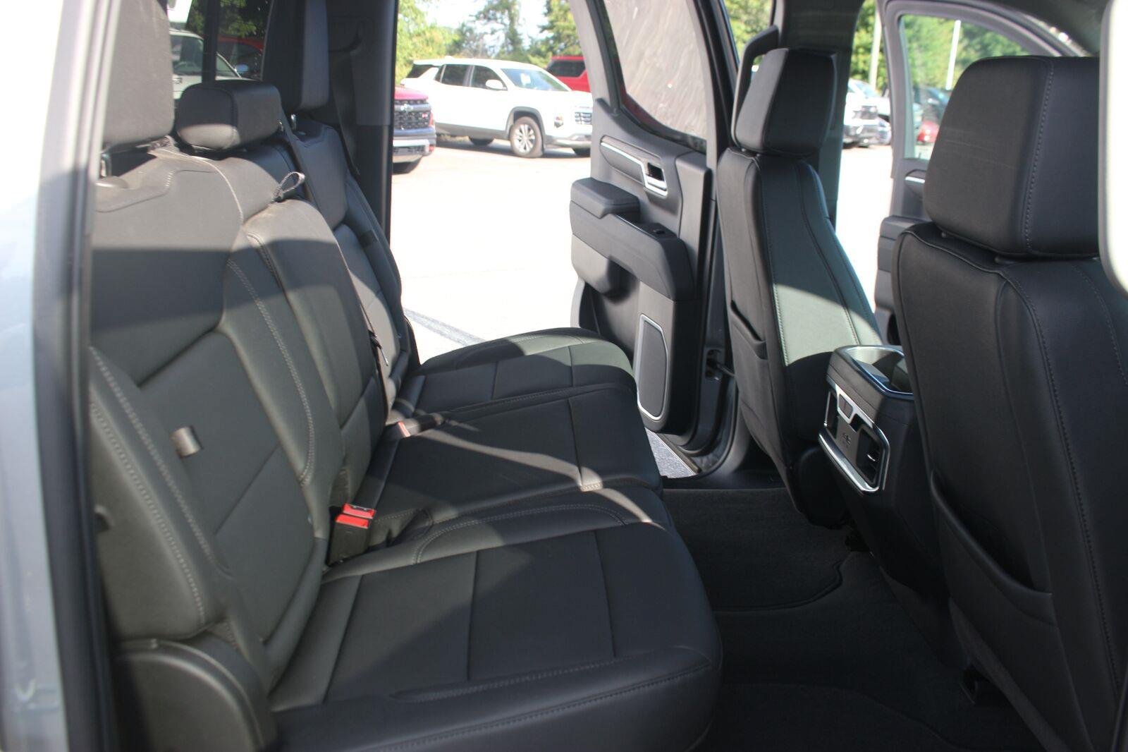 Used 2026 GMC Sierra 1500 SLT w/ SLT Premium Package AWD/4WD image 36