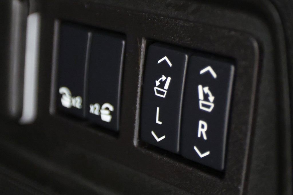 Used 2026 Cadillac Escalade V image 14