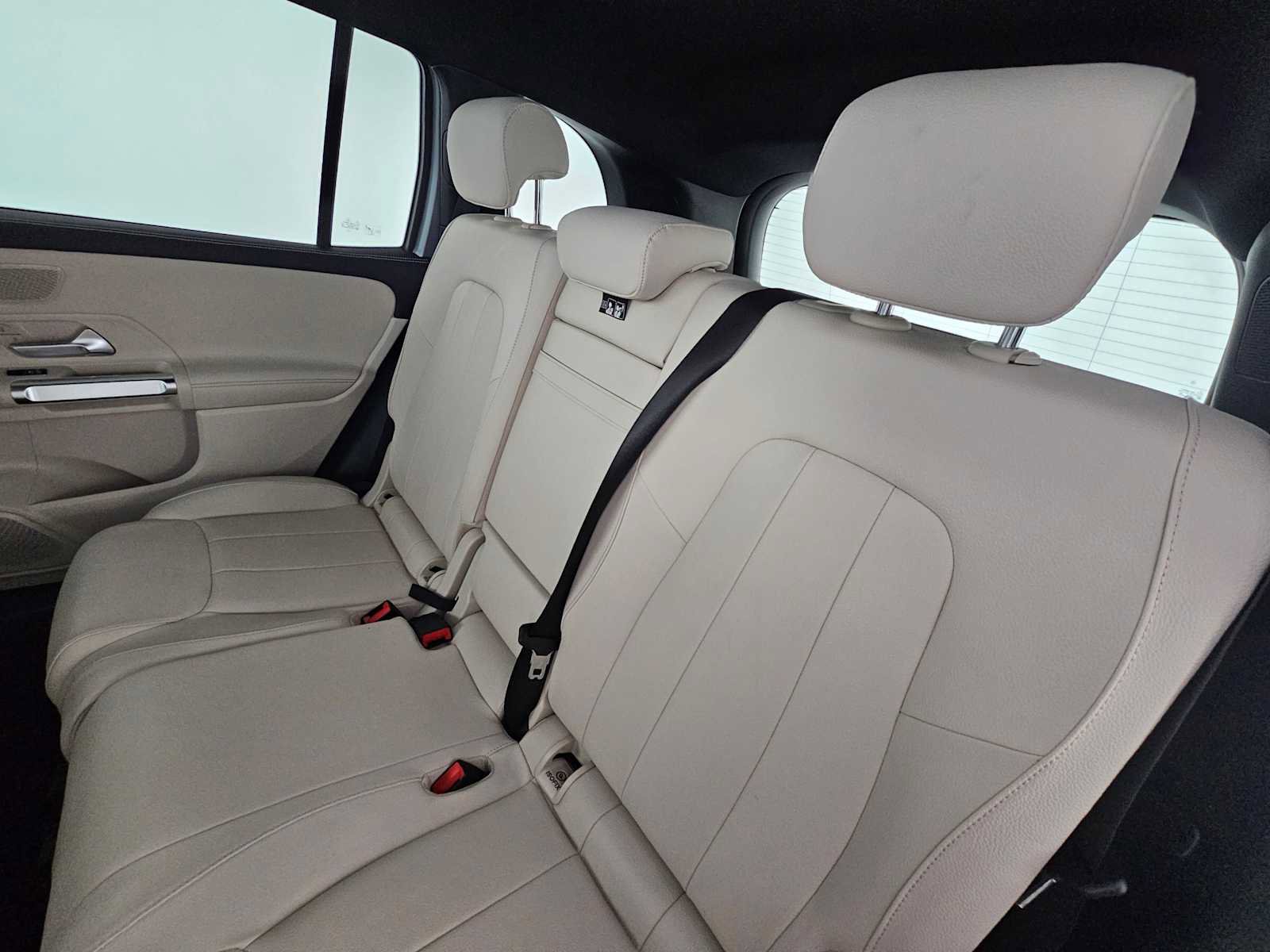 Used 2026 Mercedes-Benz GLB 250 image 18