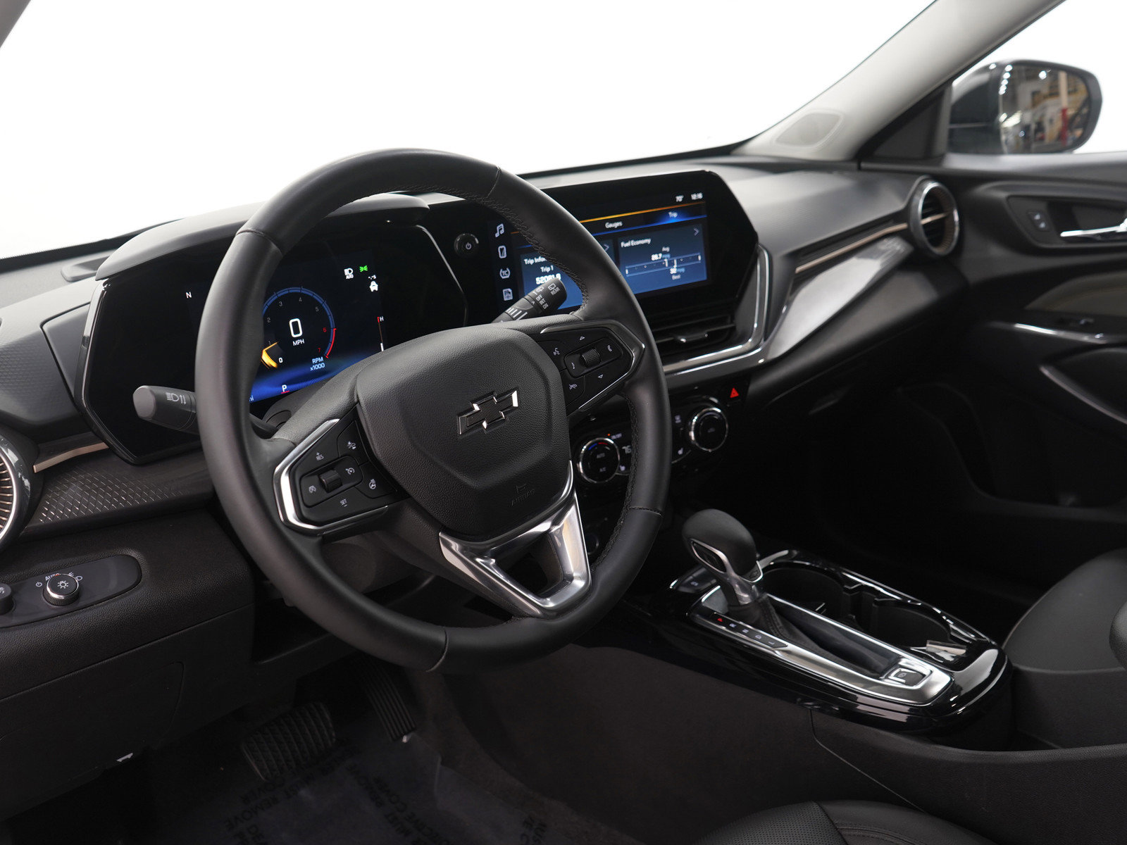 Used 2024 Chevrolet Trax ACTIV w/ Driver Confidence Package image 24