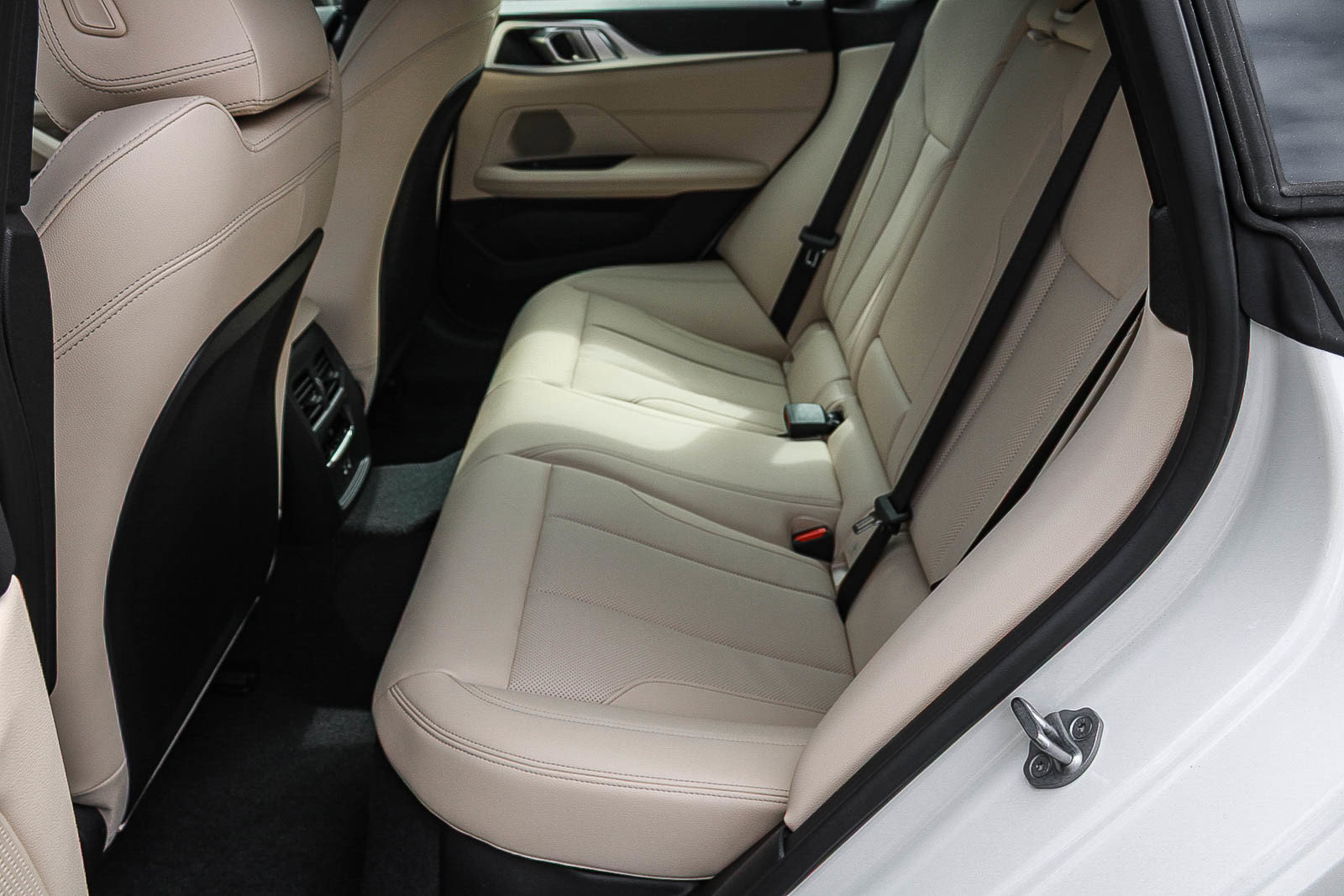 New 2026 BMW i4 xDrive40i AWD/4WD image 18