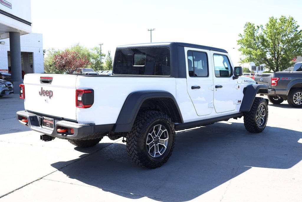 Used 2025 Jeep Gladiator Mojave w/ Convenience Group AWD/4WD image 6