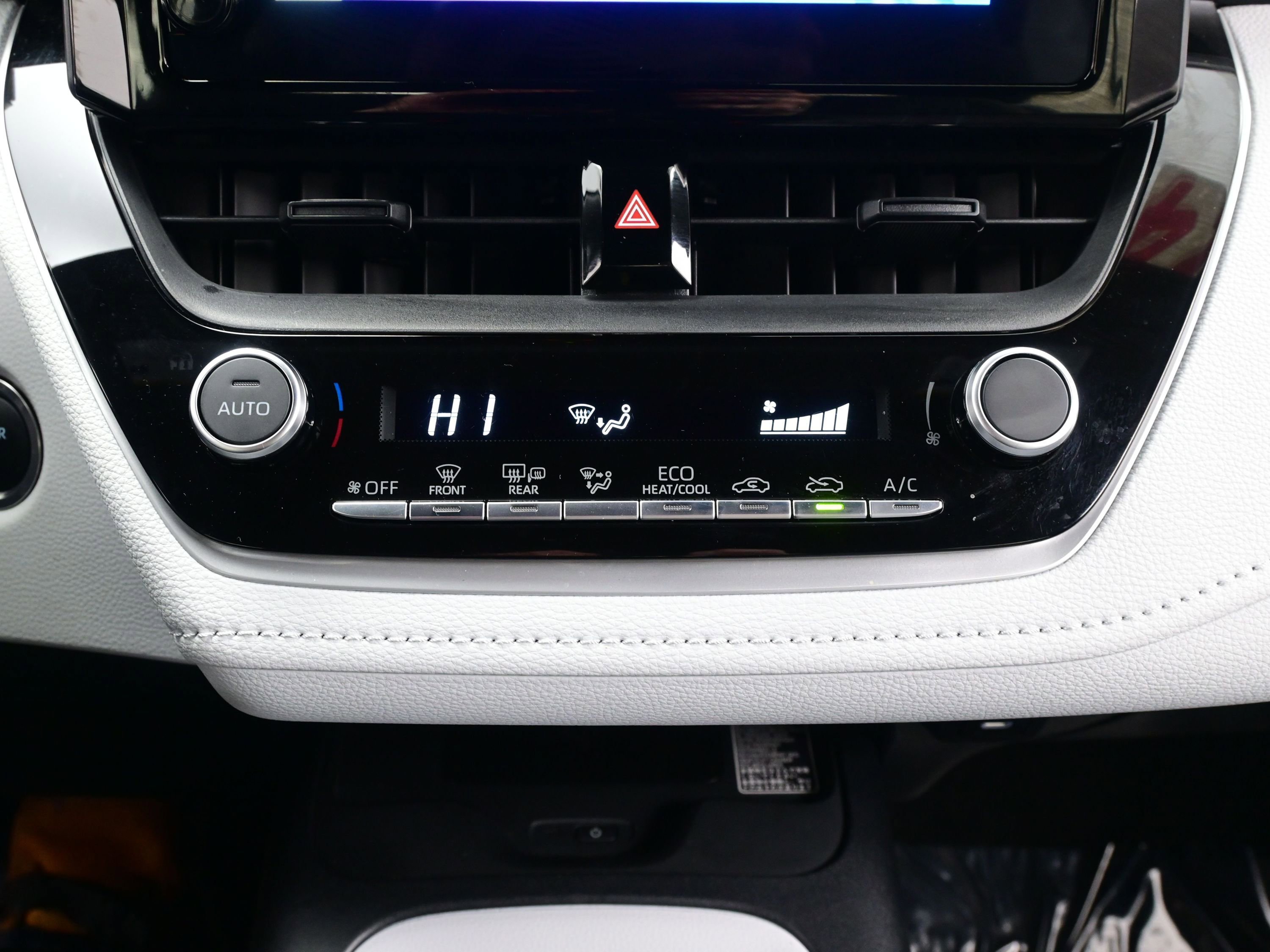 Used 2024 Toyota Corolla SE image 20