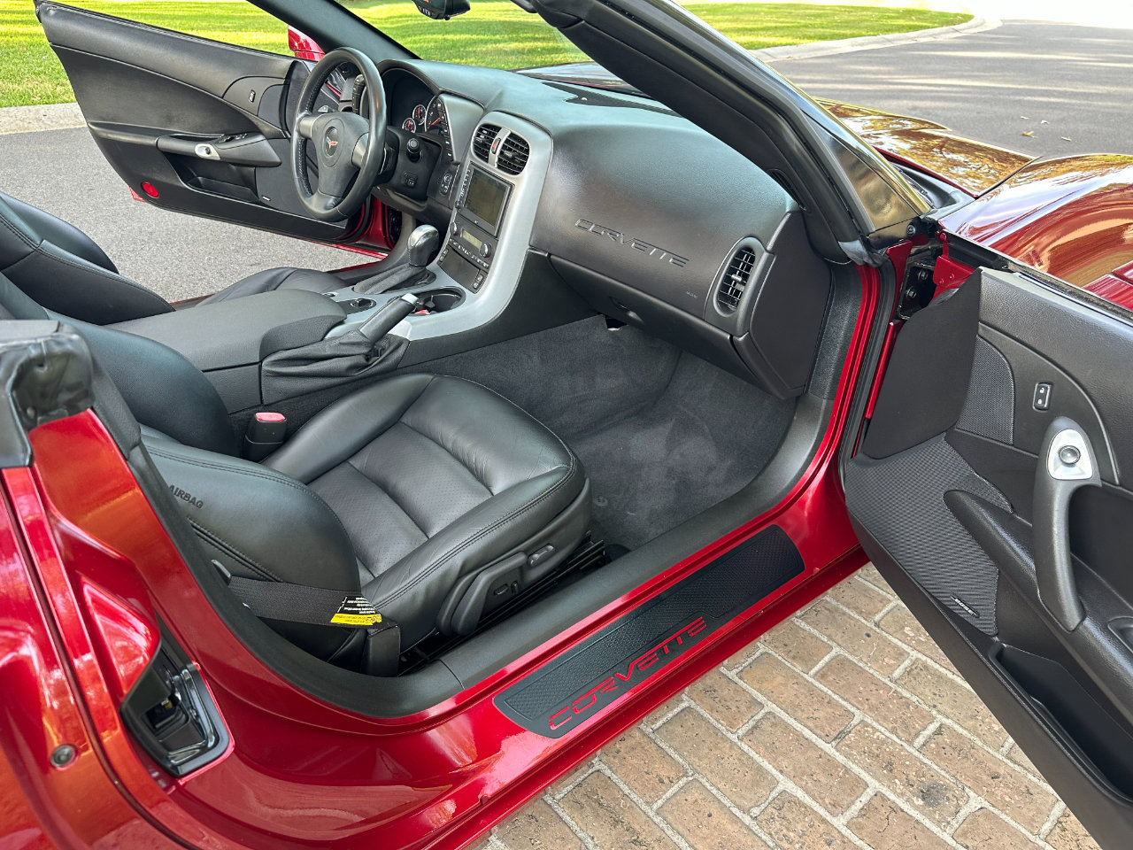 Used 2006 Chevrolet Corvette Convertible w/ Preferred Equipment Group image 17