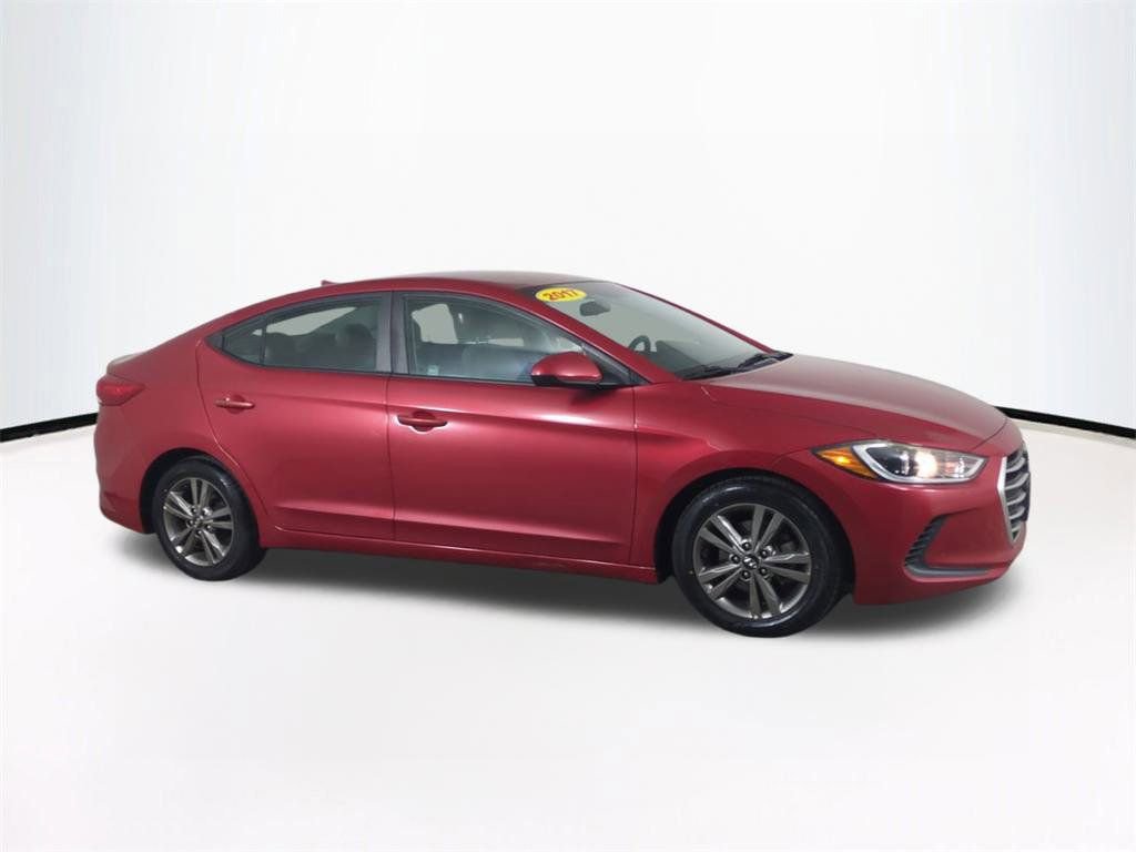 Used 2017 Hyundai Elantra SE image 2