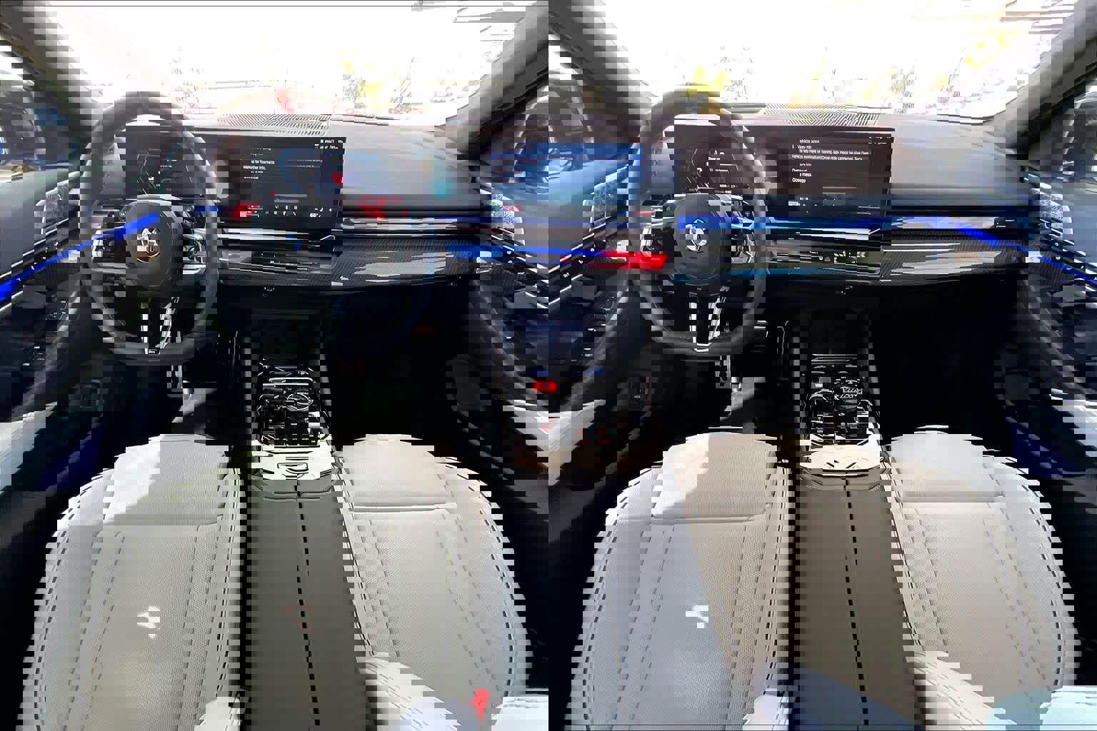 Used 2025 BMW M5 w/ Carbon Package image 16