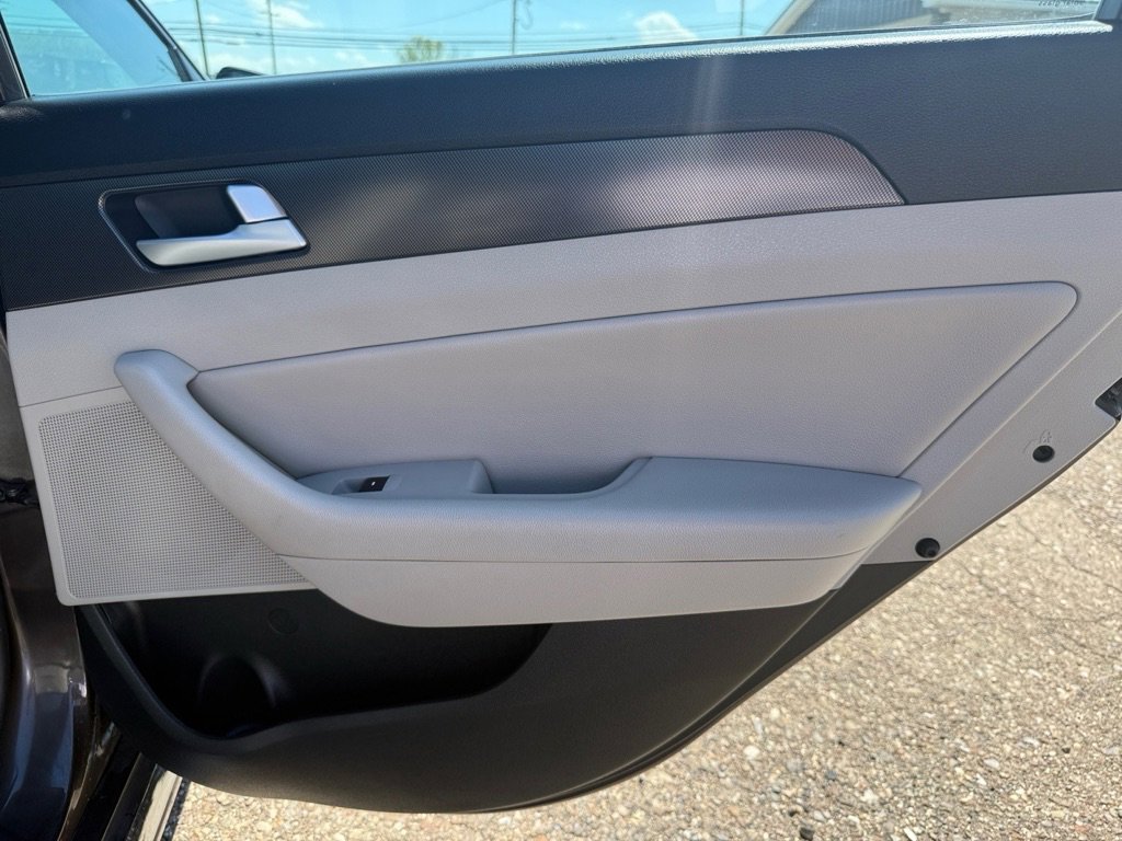 Used 2015 Hyundai Sonata Sport w/ Option Group 03 FWD image 26