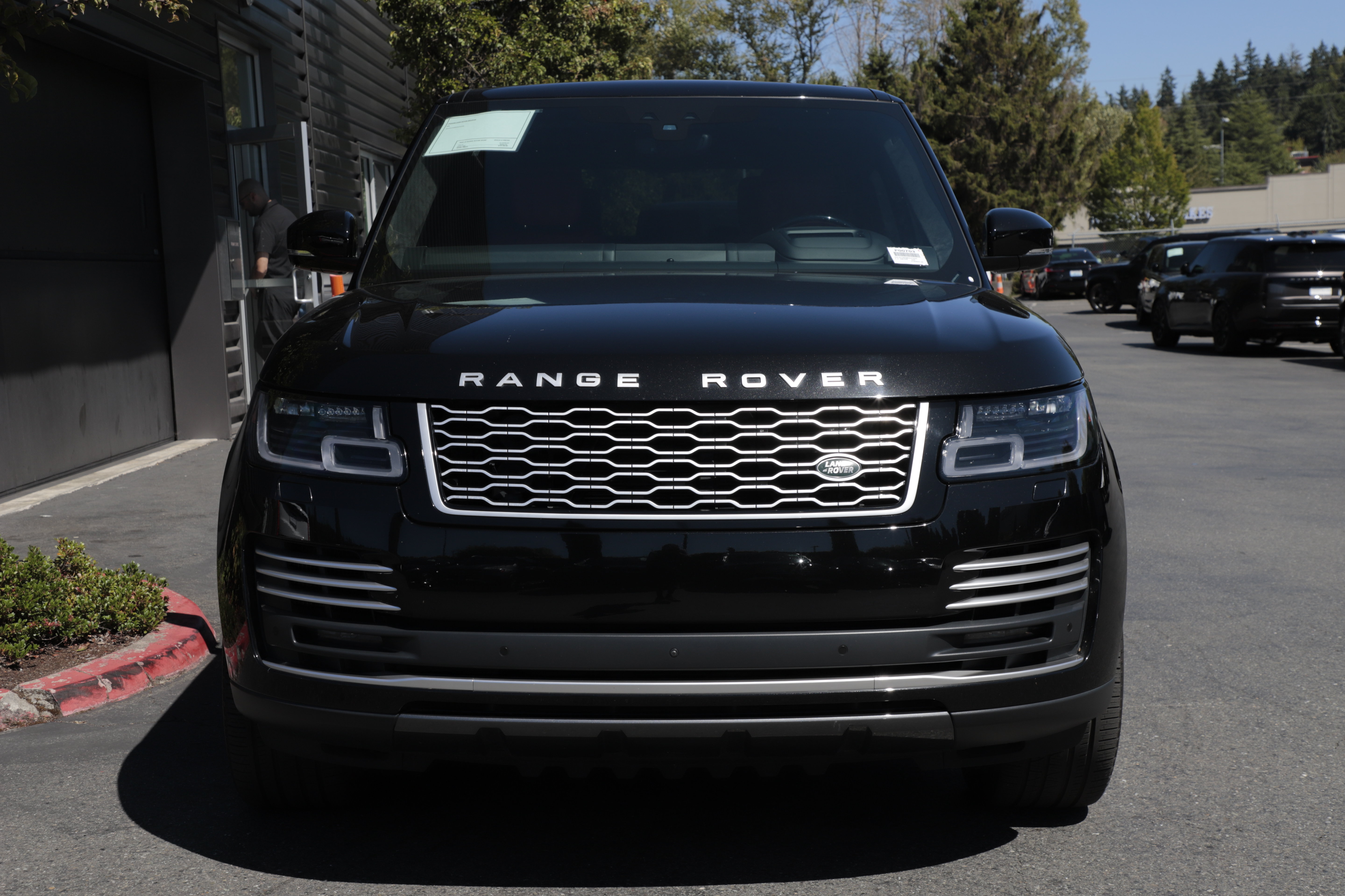 Used 2022 Land Rover Range Rover Autobiography AWD/4WD image 4