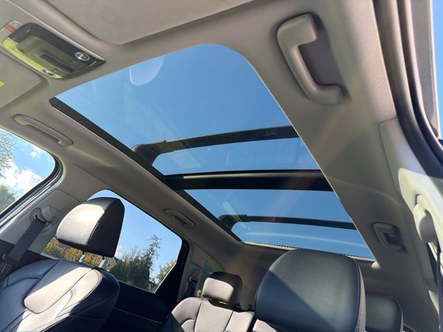 Used 2024 Kia Sorento S w/ Panoramic Sunroof Package AWD/4WD image 14