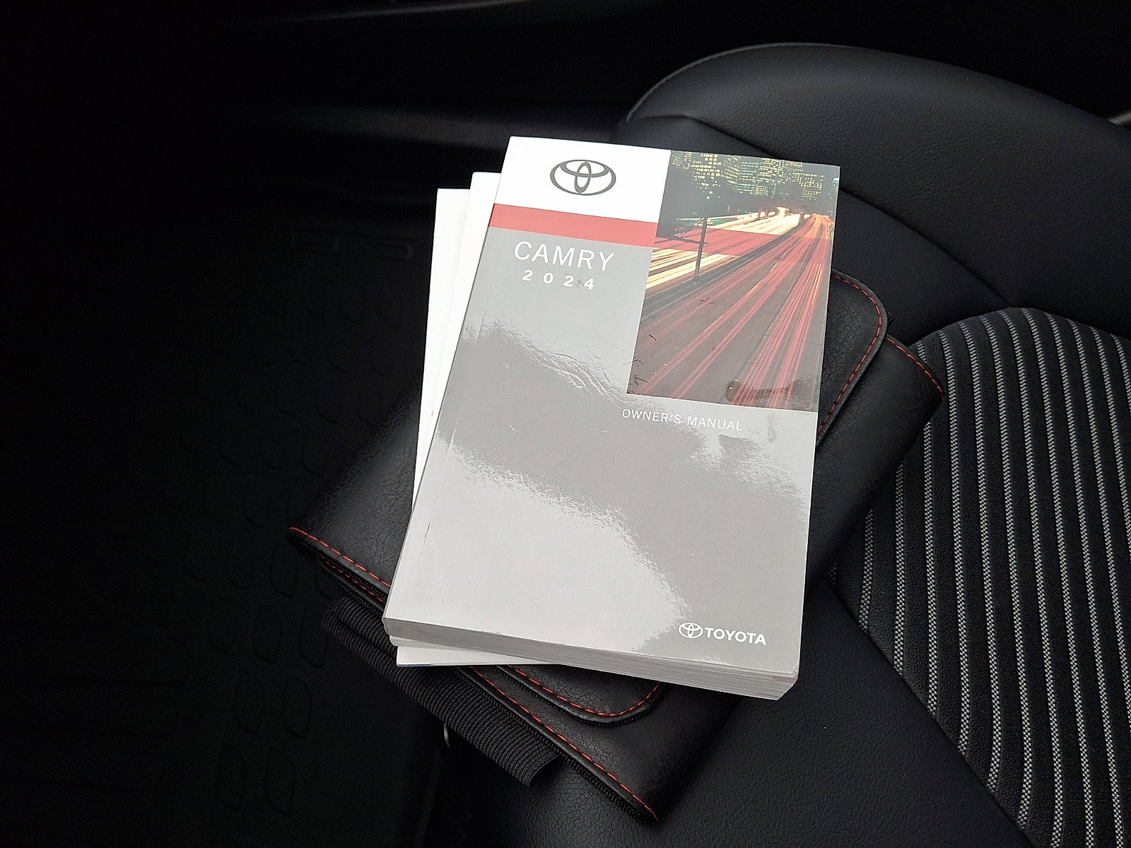 Certified 2024 Toyota Camry SE FWD image 25