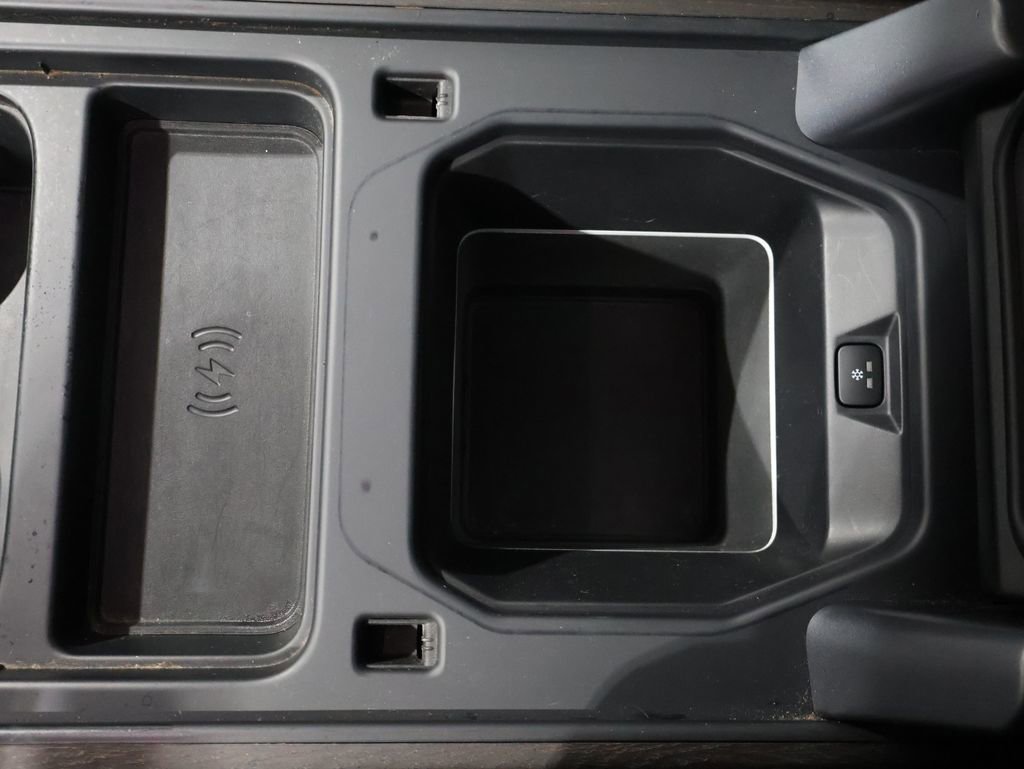 Used 2020 Land Rover Defender 110 HSE AWD/4WD image 32