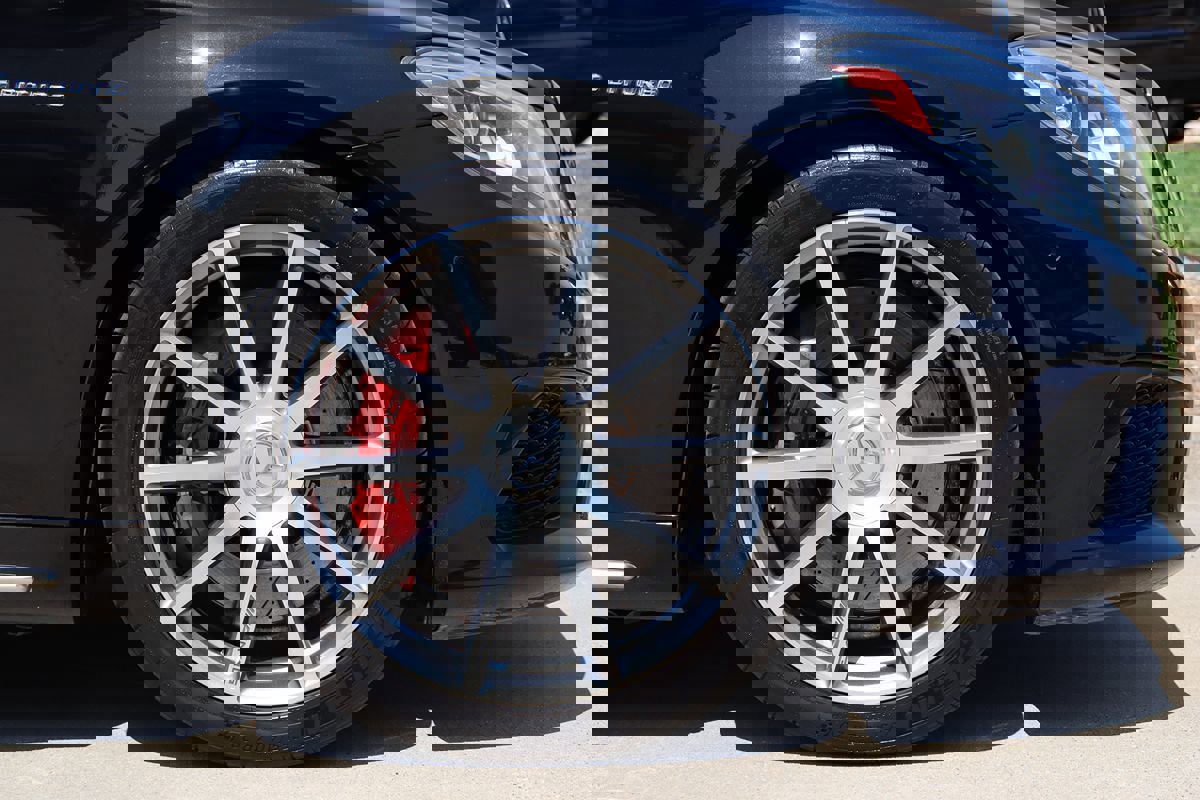 Used 2015 Mercedes-Benz S 63 AMG 4MATIC Sedan w/ Driver Assistance Package image 73