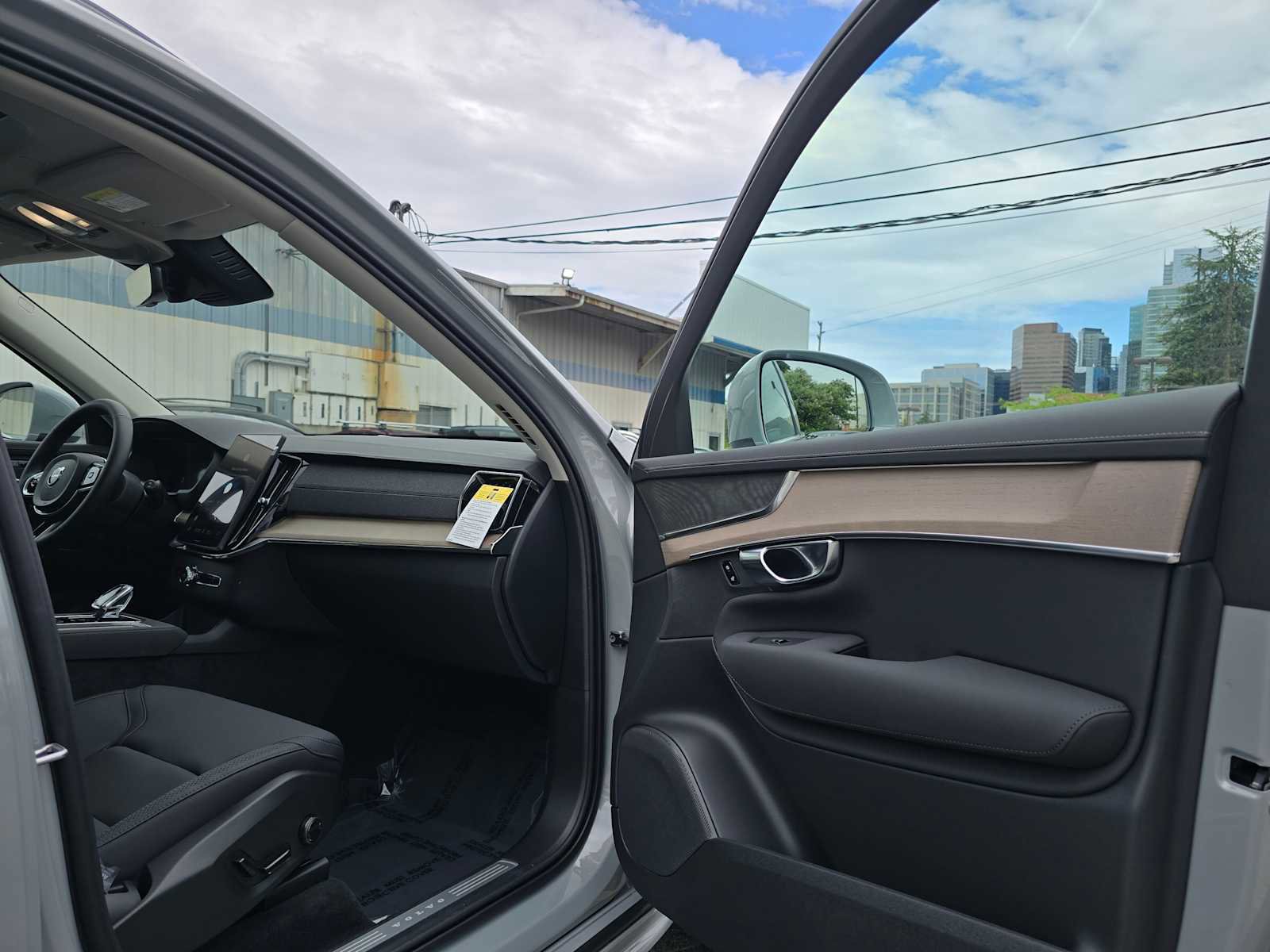 New 2026 Volvo XC90 B5 Core AWD/4WD image 11
