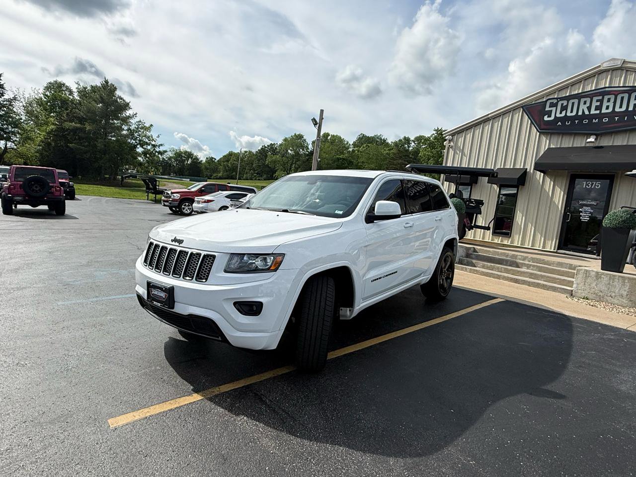 Used 2015 Jeep Grand Cherokee Altitude AWD/4WD image 7
