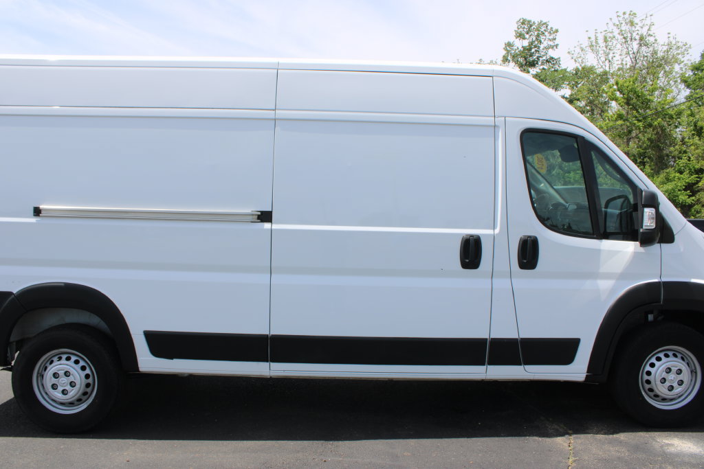 Used 2024 RAM ProMaster 2500 w/ Convenience Group FWD image 11